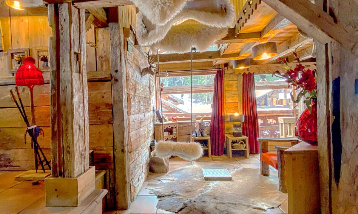 Montriond Ski Chalet | Chalet sleeps 15