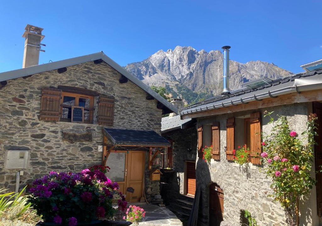 Saint-Michel-de-Maurienne Ski Chalet | chalet st michel de maurienne