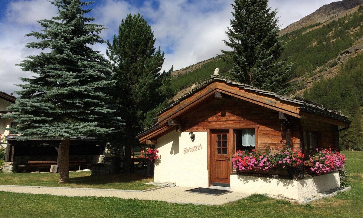 Saas Grund Ski Chalet | Chalet Stadel: Alpine Comfort