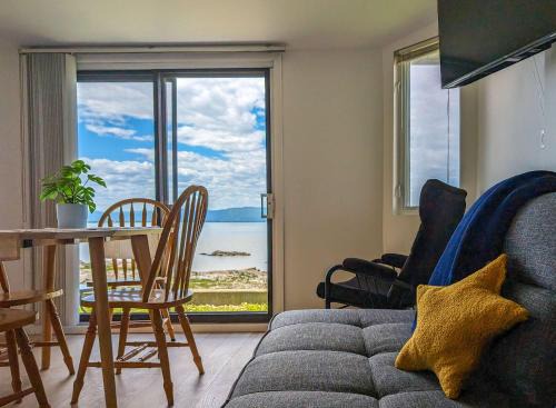 Cap-Saint-Ignace Ski Chalet | Chalet Studio #6 Waterfront with Spa, Fireplace & Wifi