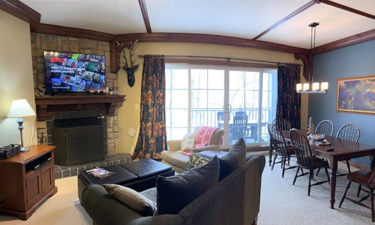 Tremblant-Les-Eaux Condo | Chalet-Style Condo - 5 mins to Lifts and village
