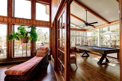 Sainte-Agathe-des-Monts House | Chalet Suisse, SPA, Billard, Ski et Montagne
