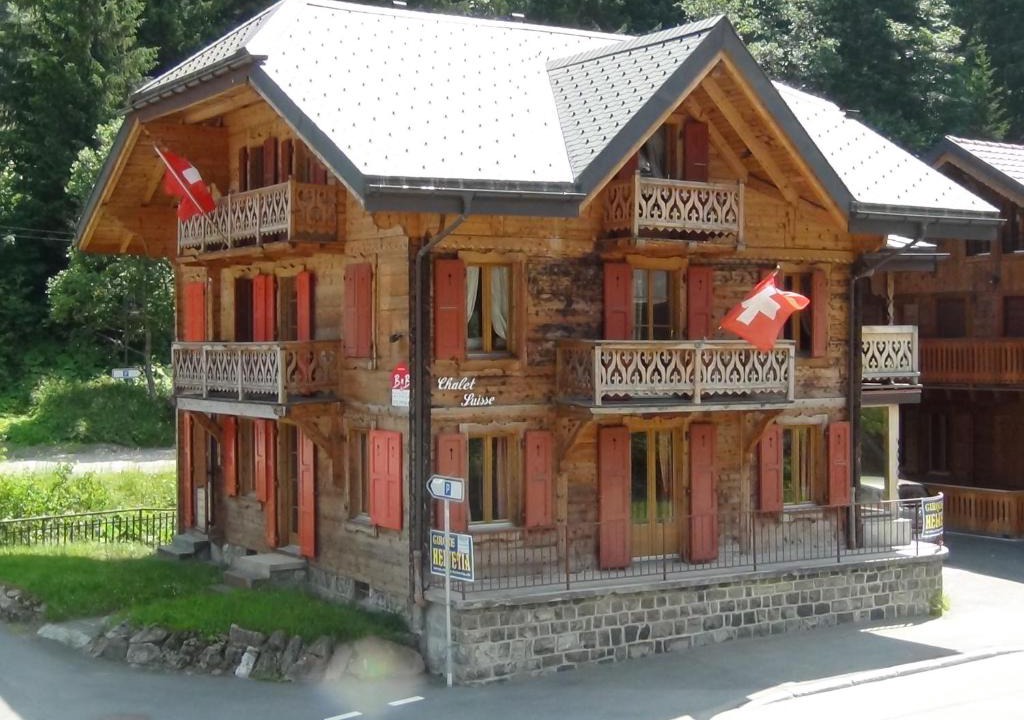 Morgins Bed & Breakfast | Chalet Suisse Bed and Breakfast