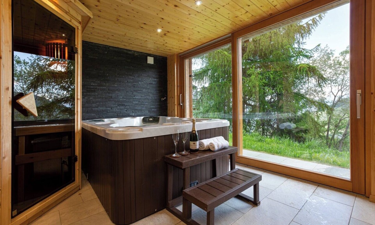 La Tzoumaz Ski Chalet | Chalet Teremok - Hot Tub & Sauna - Great for Families