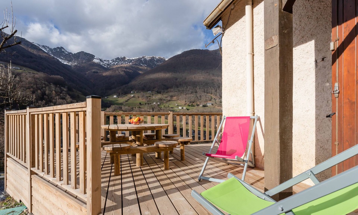 Cauterets Ski Chalet | Chalet with beautiful viewChalet sleeps 8