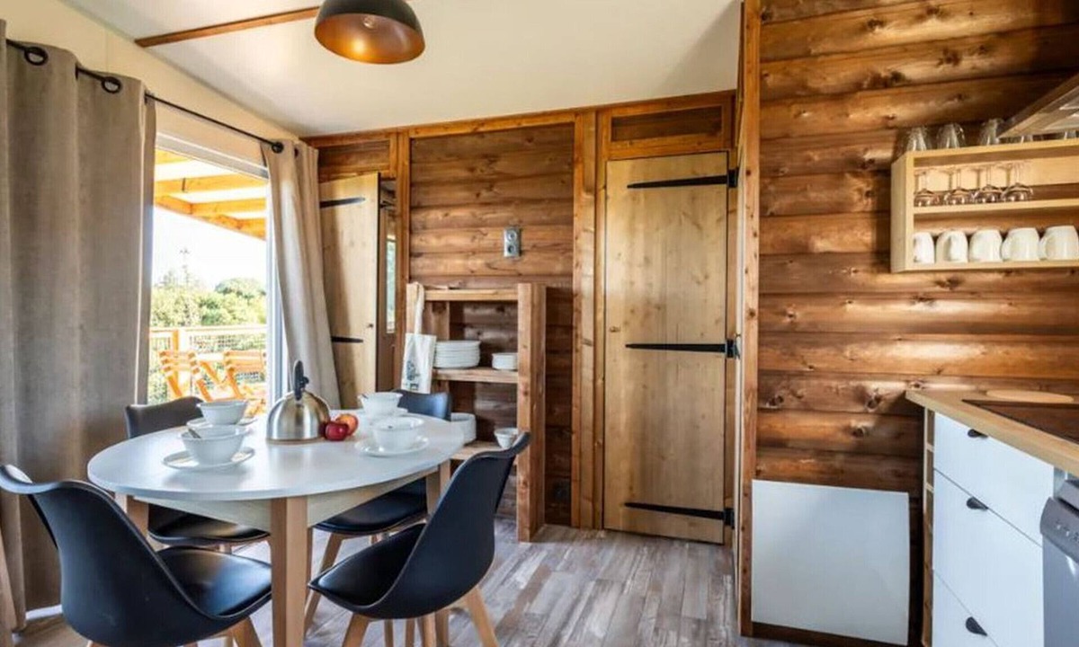 Seillac Ski Chalet | Chalet with AC, pets allowed - 6 guests