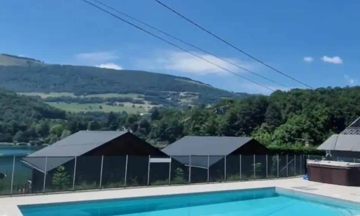 Laffrey Ski Chalet | Chalet with lake view (6D)