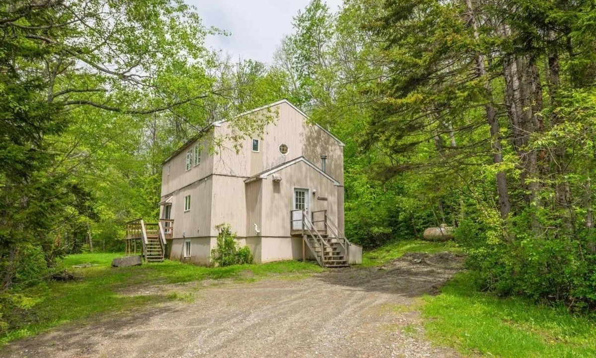 West Dover Ski Chalet | Chalet With Mountain View Steps From Shuttle