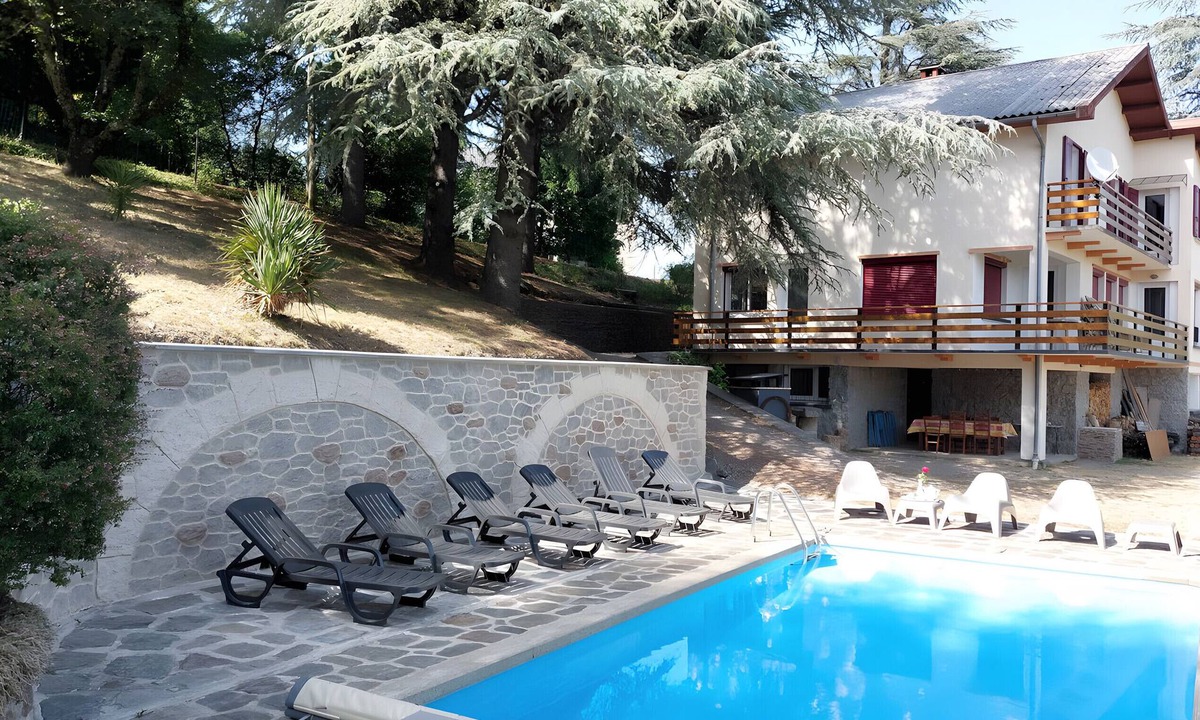 Genolhac Villa | Chalet with Panoramic Views and Heated Pool