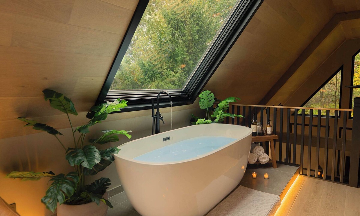 Mount Upton Ski Chalet | Chalet with pond · hot tub, sauna & scenic views