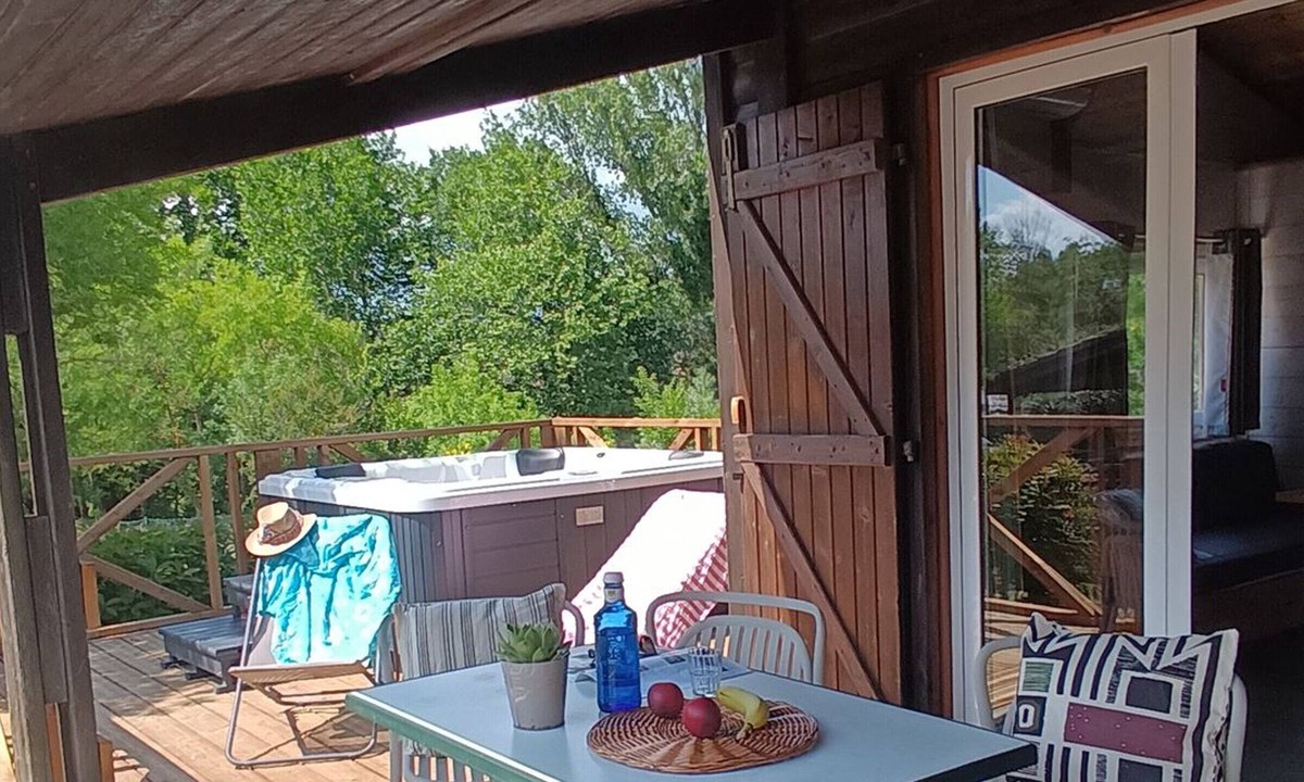 Villegly Ski Chalet | Chalet with terrace - 4 guests