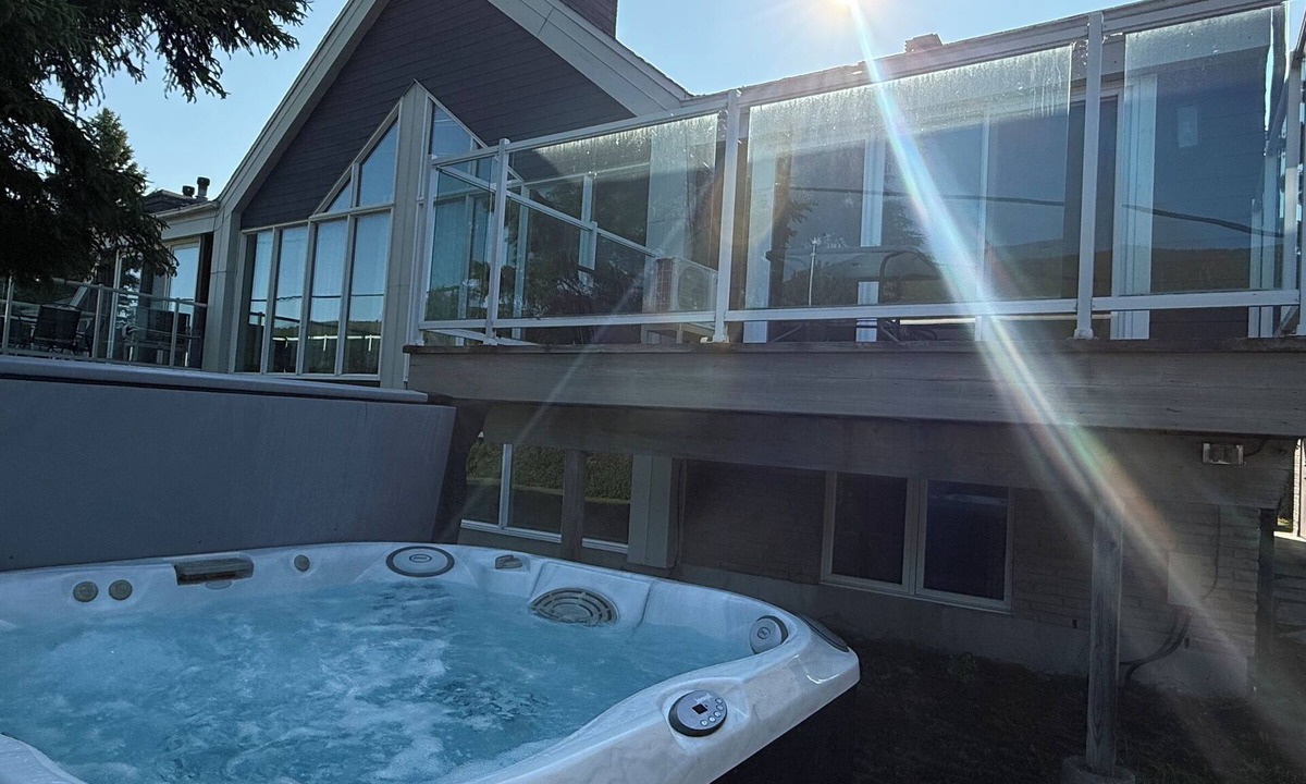 Saint Ferreol les Neiges Hotel | Chalets Montmorency Mont-Sainte-Anne