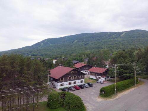 Saint Ferreol les Neiges Ski Chalet | Chalets Montmorency Mont-Sainte-Anne