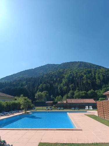 Fougax-et-Barrineuf Other | Chalets traditionnels en bois