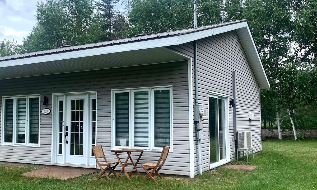 Peribonka Ski Chalet | Chaleureuse maisonà 2 pas du lac St-Jean