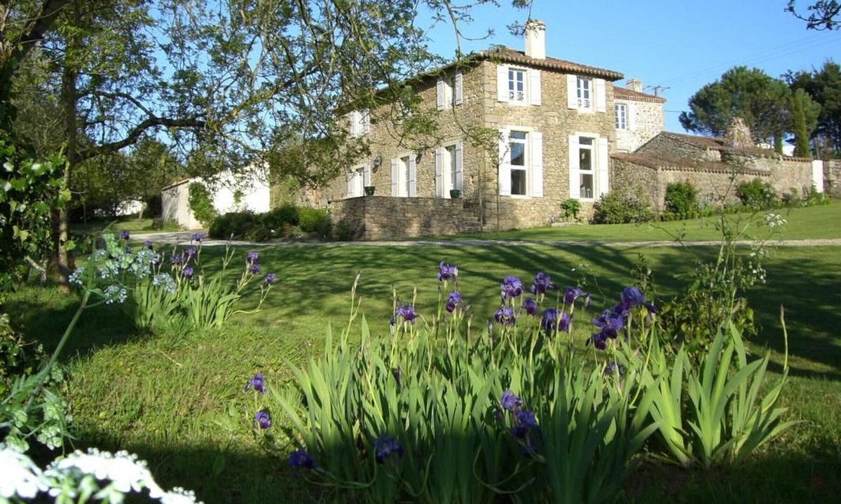 Le Tablier Cottage | Chaleureuse maison rénovée avec piscine, proche nature, jardins privatifs et Wi-Fi