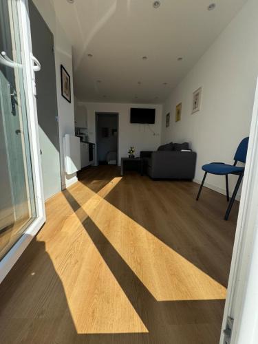 La Roche-sur-Yon Apartment | Chaleureux studio central Appart B