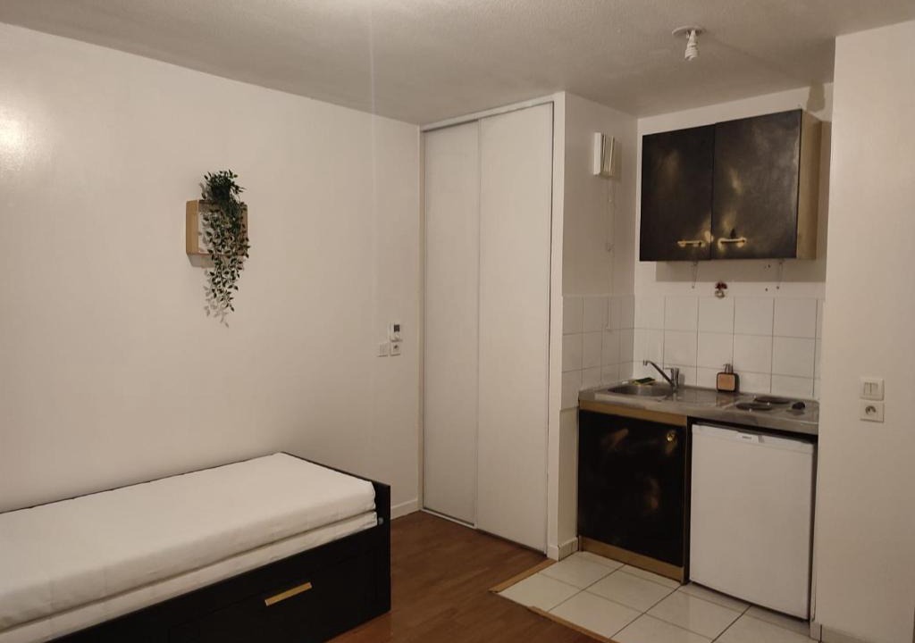 Bron Apartment | Chaleureux studio Kaïs