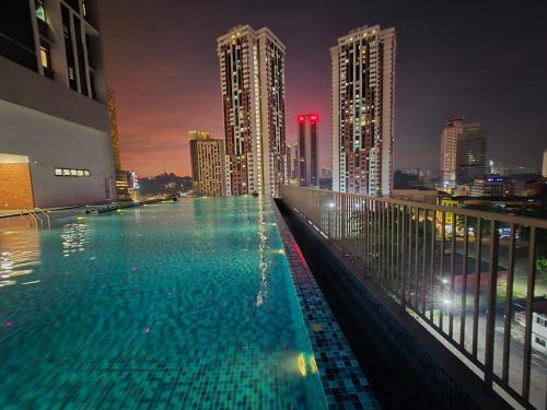 Chow Kit Hostel | Chamber service Suites Kuala Lumpur