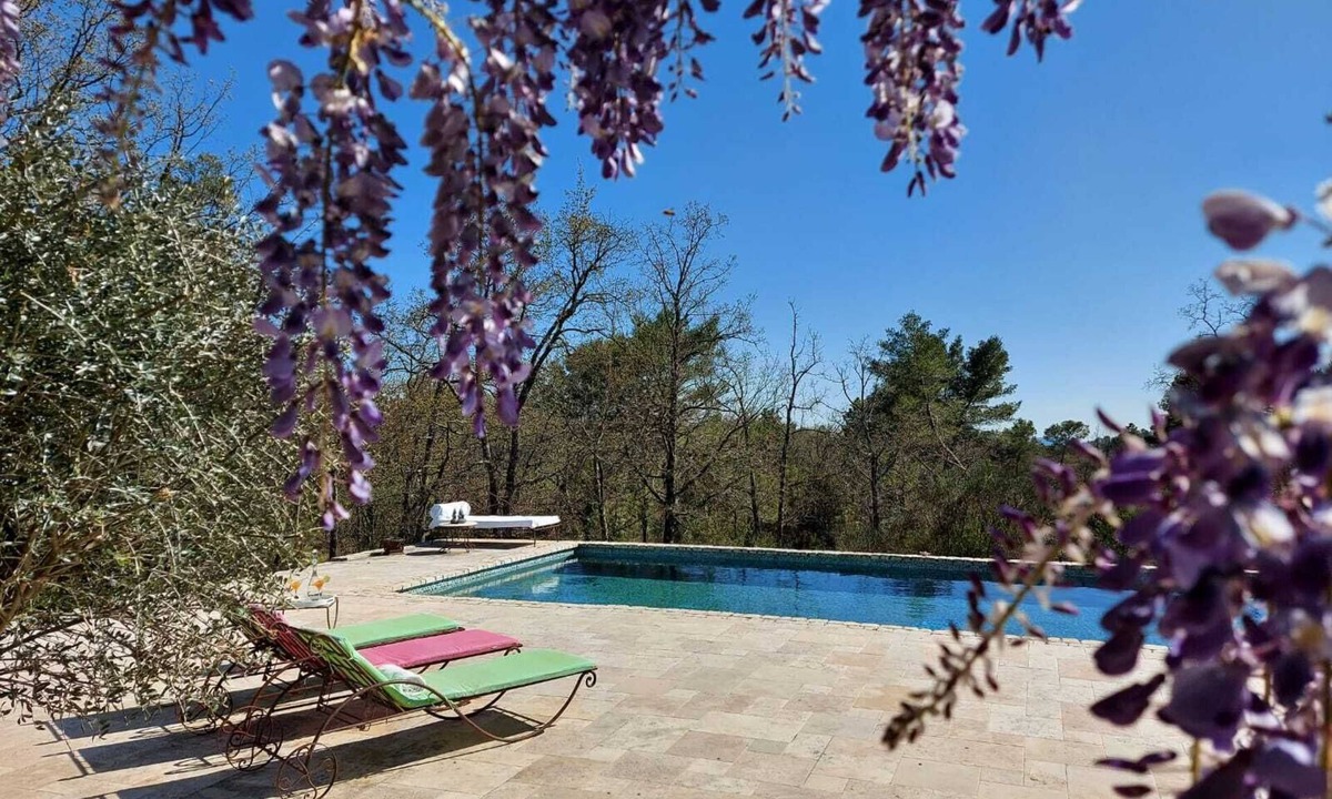 Saint-Cezaire-sur-Siagne Bed & Breakfast | Chambre Avec Suite