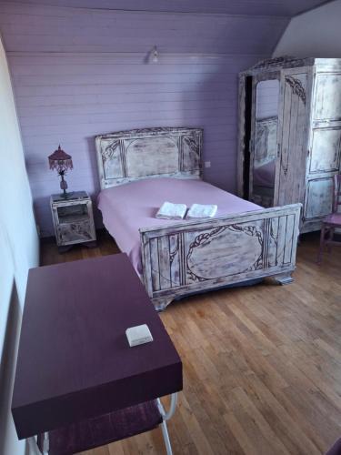 Saint-Laurent-de-la-Plaine House | chambre ensoleillée