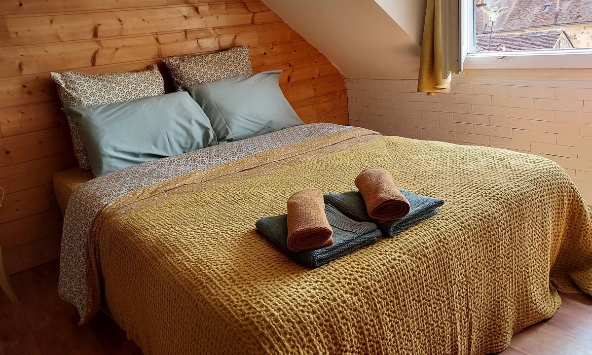 Saint-Sauveur-en-Puisaye Bed & Breakfast | Chambres D'hôtes - la Puysæ