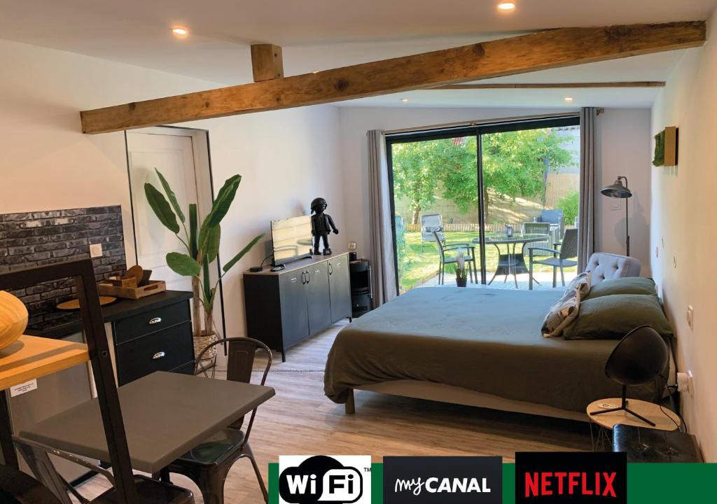 Estrees-sur-Noye Apartment | Chambre à la Noye