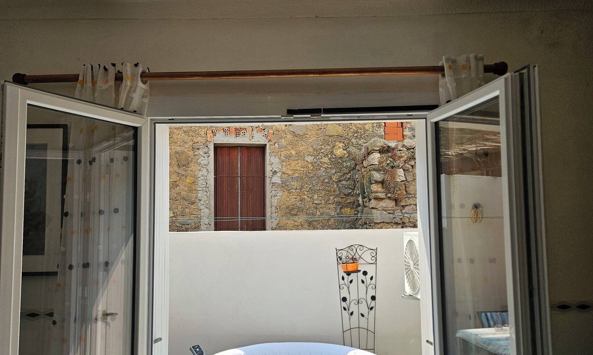 Lezignan-Corbieres House | Chambre 02 Balcon
