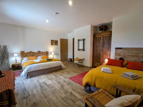 Faverolles Bed & Breakfast | Chambre 4 pers avec piscine chauffée & WiFi - FR-1-591-708