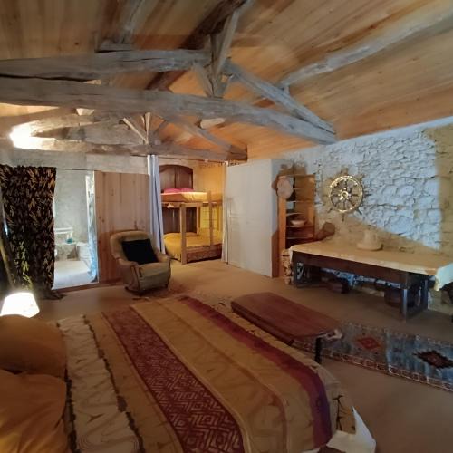 Condom House | Chambre 6 personnes Bandas