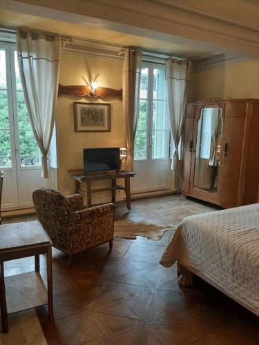 Moux Bed & Breakfast | Chambre Art Déco