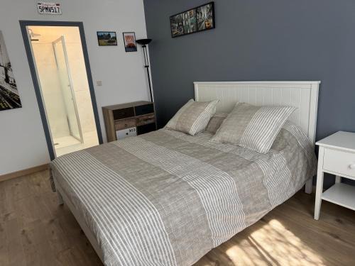 Sarge-les-le-Mans Bed & Breakfast | Chambre avec salle de bain privative