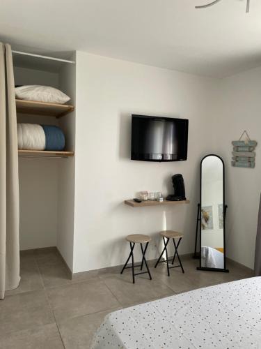 Manosque Bed & Breakfast | Chambre avec salle de bain privée dans villa avec garage