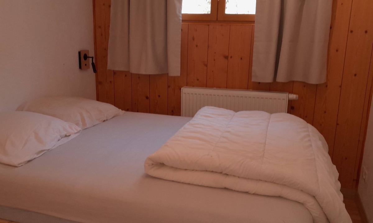 Taninges Bed & Breakfast | Chambre Avec SdB Dans Chalet