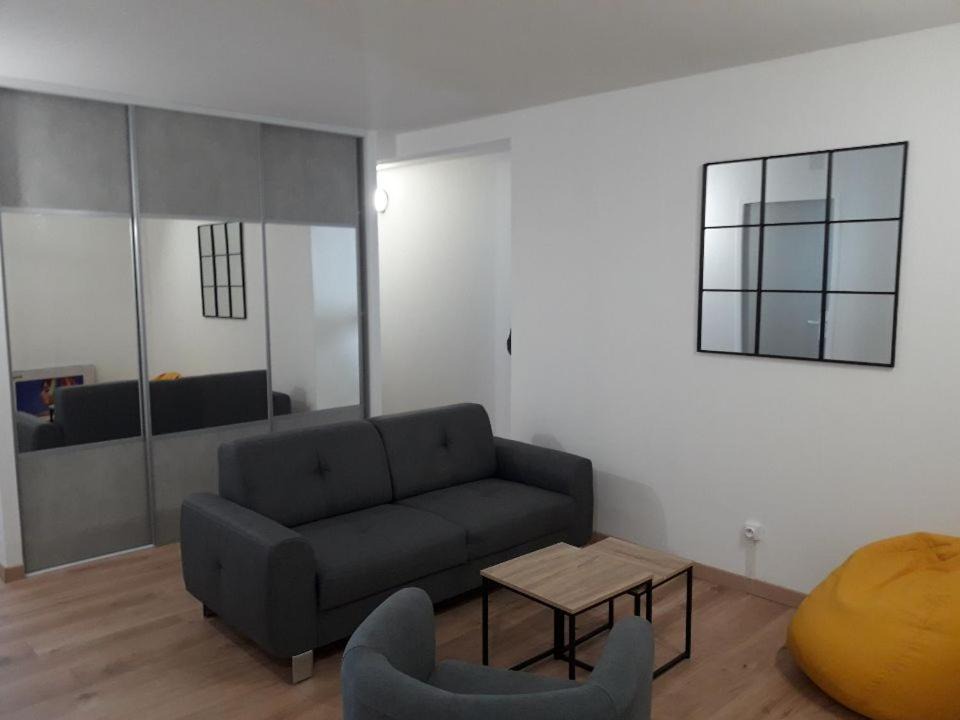 Paroisse Saints-Pierre-et-Paul-Apotres Apartment | Chambre B dans F4 Le Havre