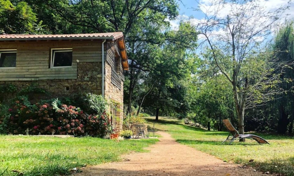 Mortagne-sur-Sevre Bed & Breakfast | Chambre "cascade"