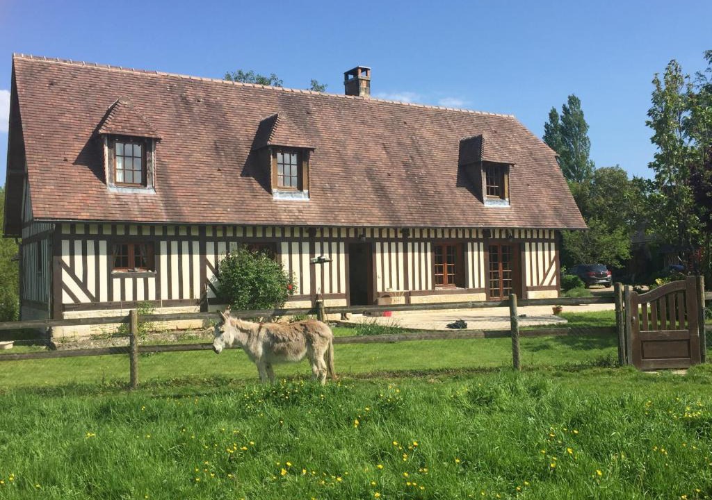 Fourneville Bed & Breakfast | Chambre chez Corinne