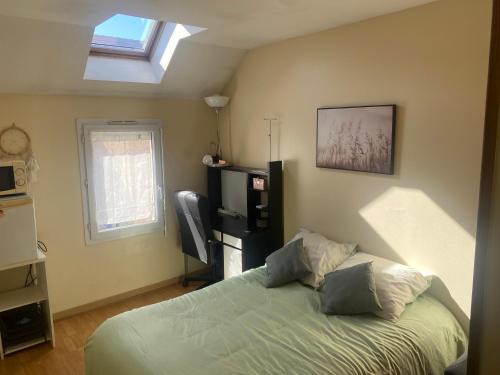 Clichy-Sous-Bois House | Chambre chez CyriLydie