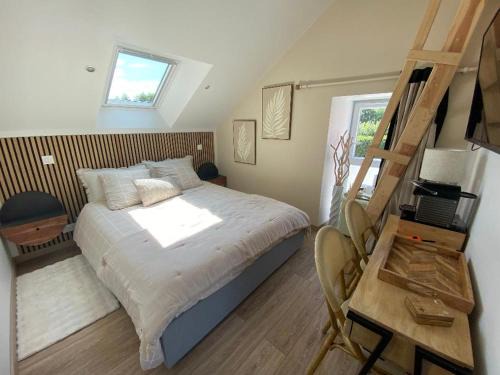 Rouesse-Vasse House | Chambre Chic et Charme dans Moulin-Piscine