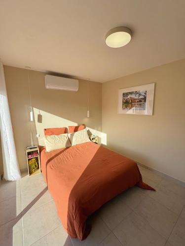 Lisle-sur-Tarn House | Chambre climatisée et salle de bain privatives, parking