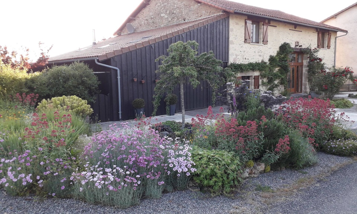 Saint-Auvent Bed & Breakfast | Chambre Clothilde à L'art'elier