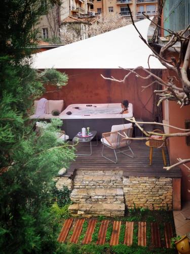 Millau House | chambre condamine spa