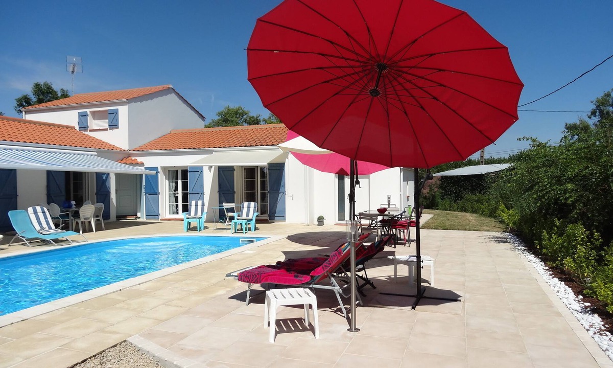 Le Perrier Bed & Breakfast | Chambre d'hôte Blanche Pierre B&B