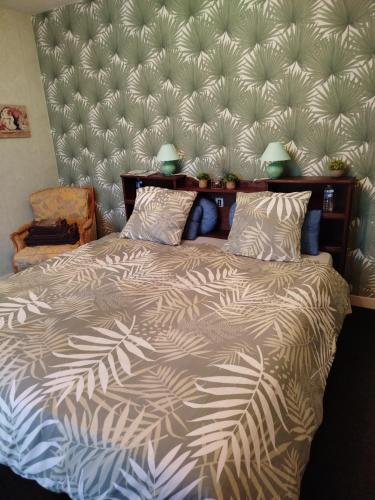 La Rochefoucauld Bed & Breakfast | Chambre d hôte de la paix