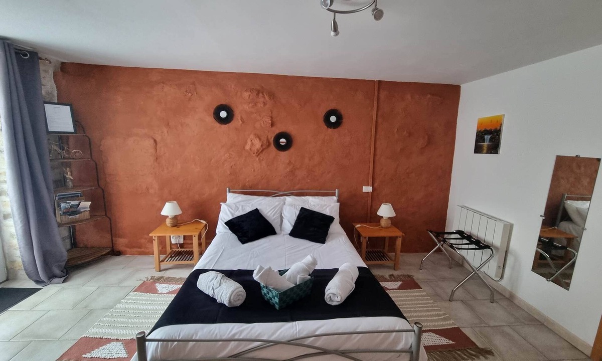 Louzignac Apartment | Chambre D'hôte "La Boutonne"