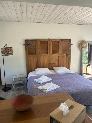 Notre-Dame-de-Riez Bed & Breakfast | chambre d hôtes les trois châteaux piscine intérieure chauffée