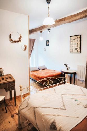 Beaufort Bed & Breakfast | Chambre d'hôtes La clef des Champs - LA SOURCE DE NOS RACINES - CORPS DE FERME AU COEUR DU PARC NATUREL DE L'AVESNOIS