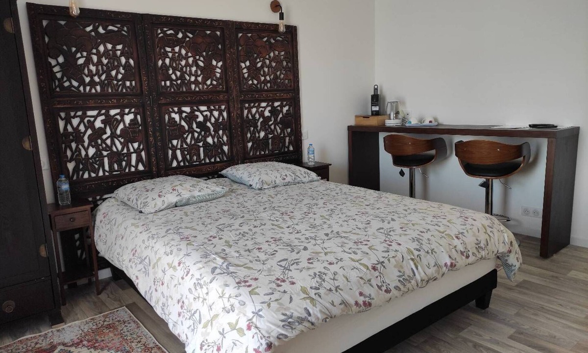 Peret Bed & Breakfast | Chambre D'hôtes Pour 2 à 4 Pers. Salle de Bain Balnéo. Proche du Lac du Salagou