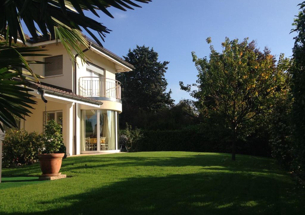 Mont-sur-Rolle Bed & Breakfast | Chambre D'Hôtes Wellingtonia
