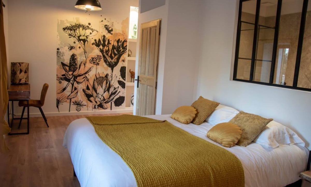 La Cadiere-d'Azur Bed & Breakfast | Chambre d'hôtes with swimming pool, jacuzzi, sauna and working in the vineyards
